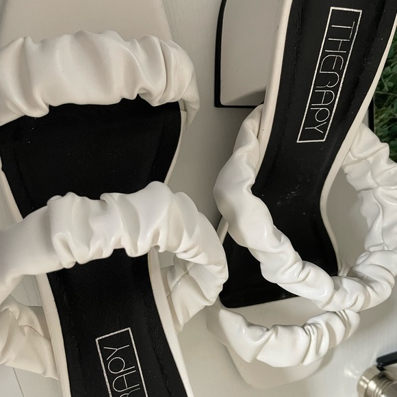 Therapy sandals with block heel white size 7 - Picture 4 of 8